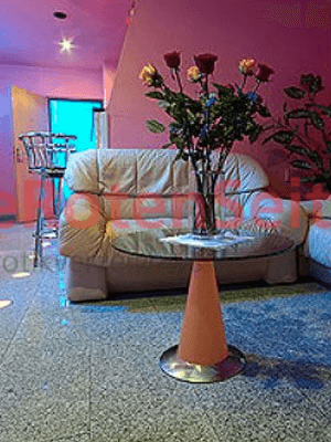 Studio Hollergasse in Vienna — Bordell, Erotikclub und Laufhaus