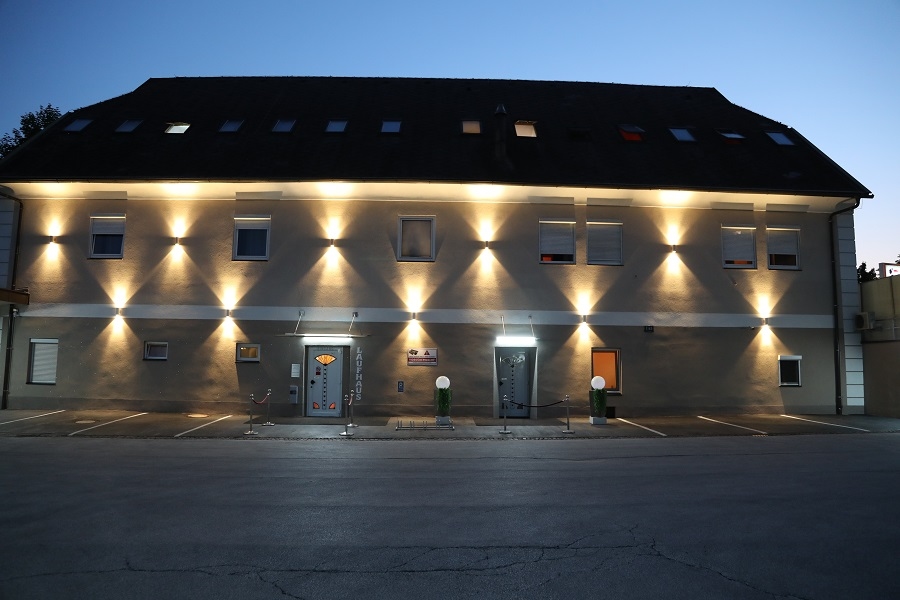 Tabaris brothel in Klagenfurt — brothel and erotic club — photo 2